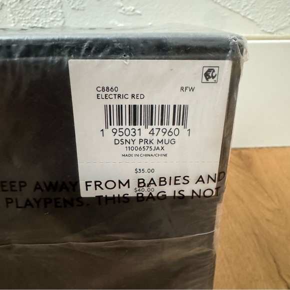 Disney X Coach Mug CUP ELECTRIC RED - Picture 3 of 5